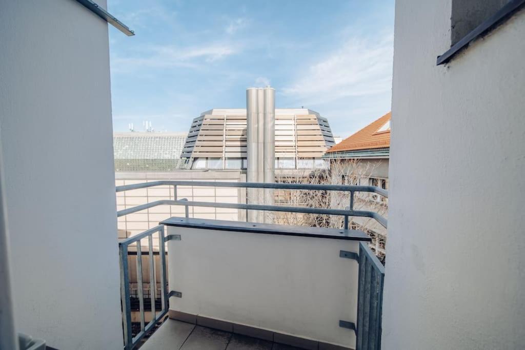 Downtown 2Bd Riverside Apartment Near Dancing House Prag Exterior foto